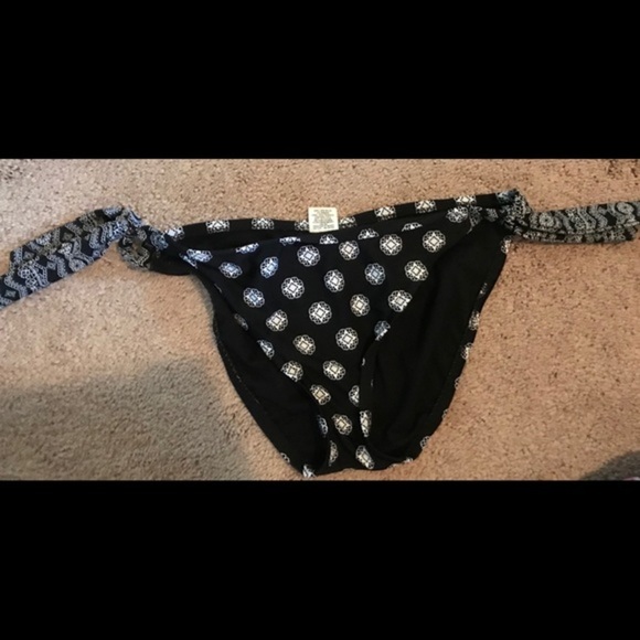 Mossimo Blk/White Bikini - Picture 3 of 4